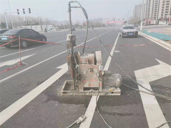 社旗县公路路面下沉沉降开裂注浆加固施工